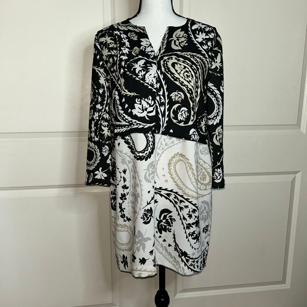 🟢 BCBGMaxazria Black & White Baroque Paisley Print Dress – Size Small Bold Chic